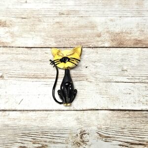 Vintage Black Cat Kitty W/ Yellow Head & Gold Tone Trim Brooch Pin Halloween